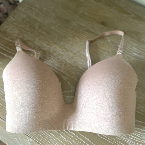 Victorias Secret favorite T-shirt bras - Picture 1 of 5